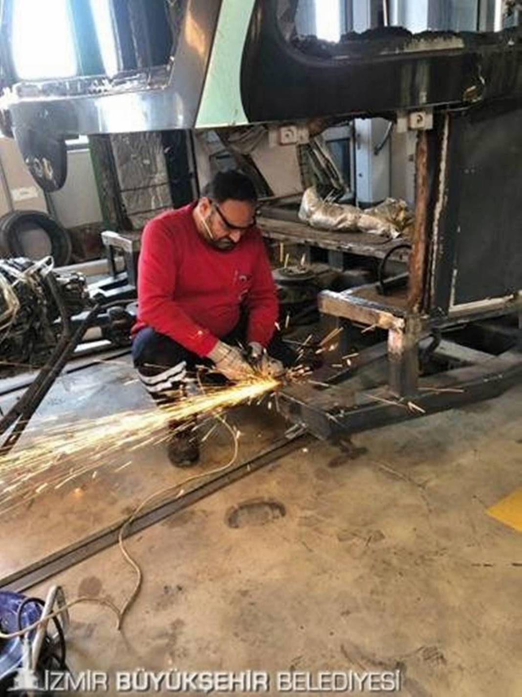 İzBB'den dev tasarruf: Metro ve tramvay araçları öz kaynaklarla onarılıyor 2
